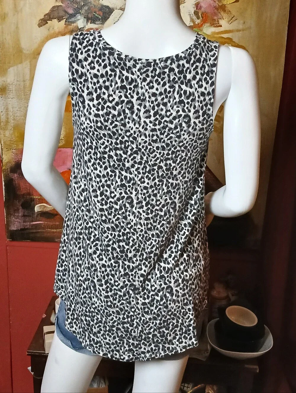 Sleeveless Leopard Print Swing Tank Top - Black & White